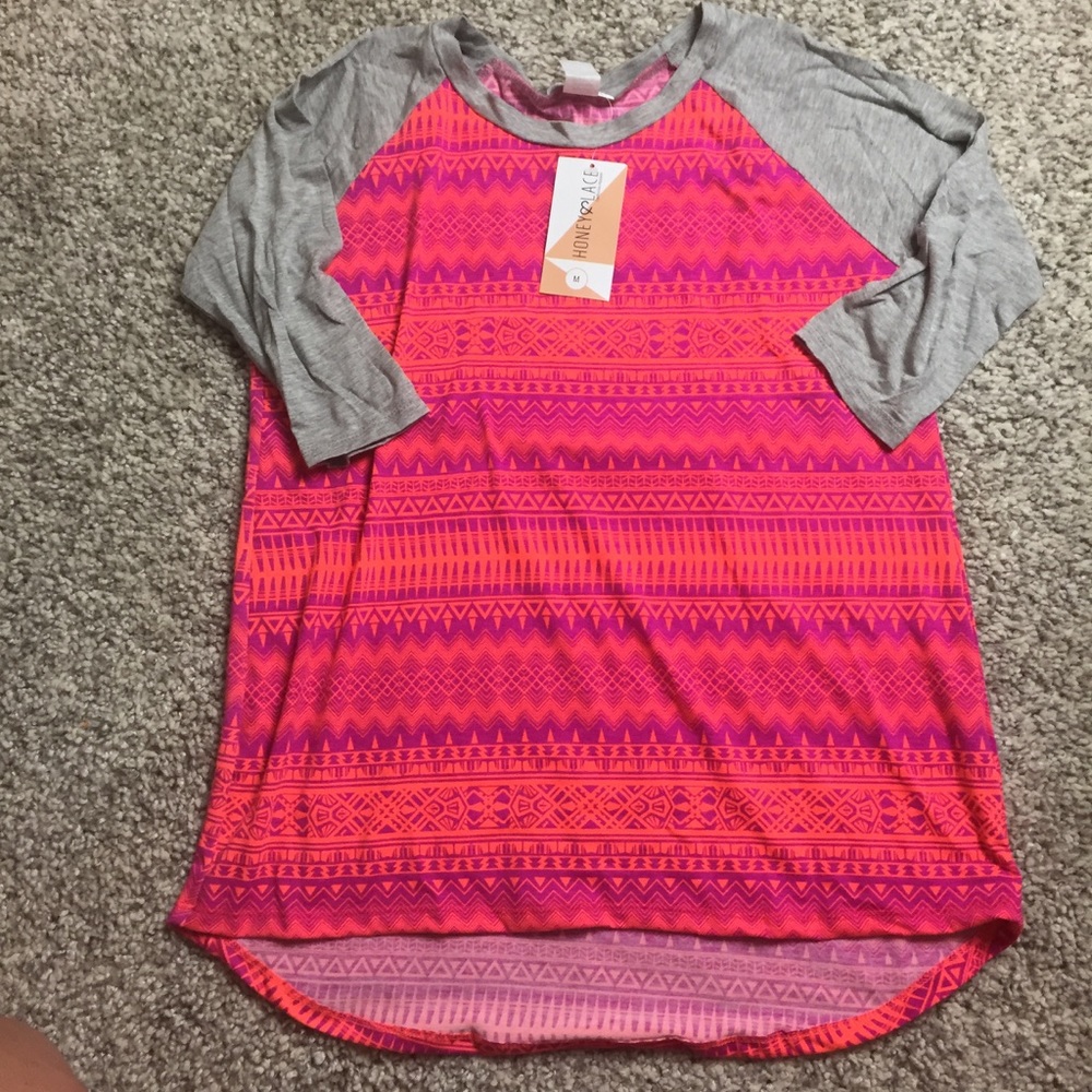 Honey & lace Medium Monrovia Raglan baseball tee